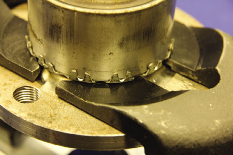 How to remove and install Gen2 wheel bearings Professional Motor Mechanic