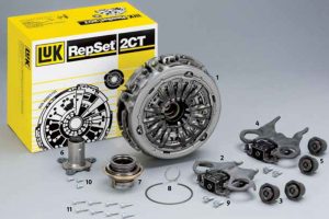 How to Replace a Double Clutch on a Renault Scenic III - Professional Motor  Mechanic