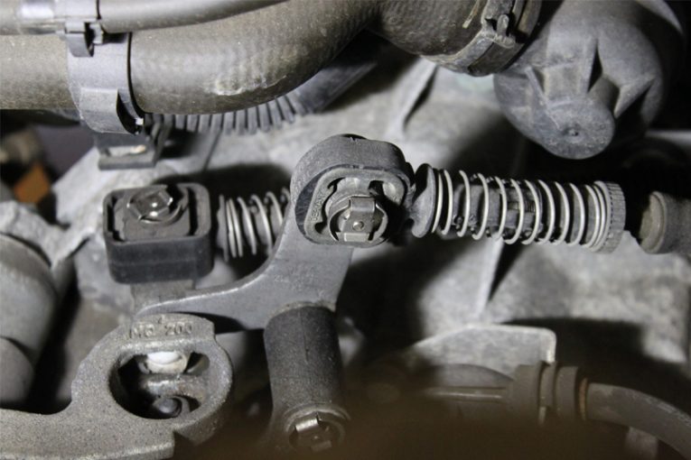 How to Fit a Clutch on a Skoda Octavia Professional Motor Mechanic