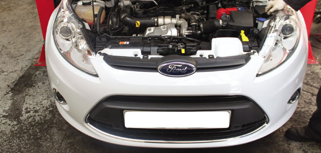 Opinión locutor regimiento How to change a clutch on a Ford Fiesta - Professional Motor Mechanic