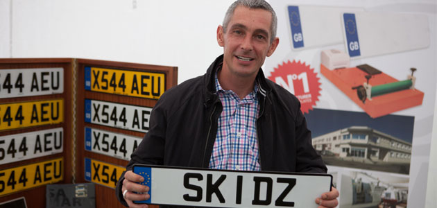Number plates are a Samar’t way to support SKIDZ