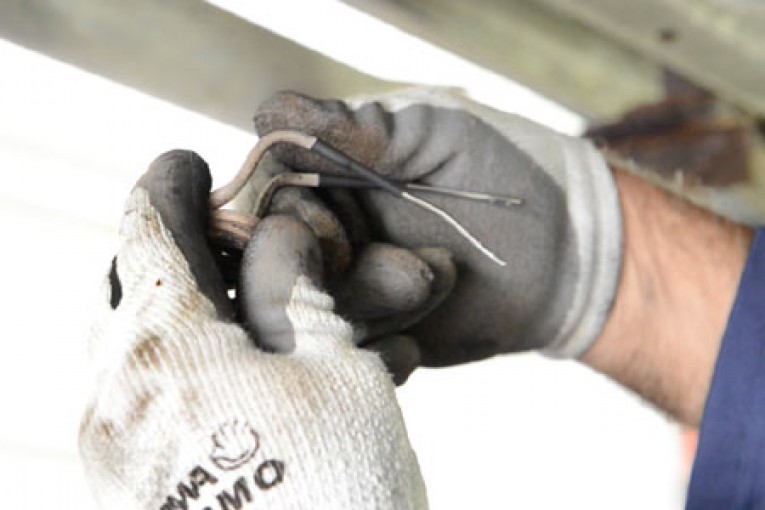 How to remove rusted, inaccessible exhaust bolts Professional Motor Mechanic