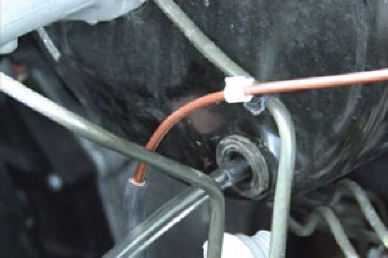 Is the brake booster defective? Professional Motor Mechanic