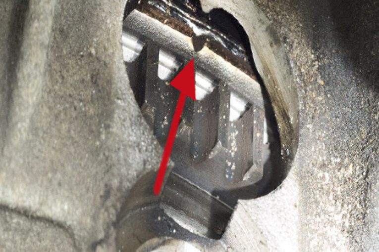 How to fit a clutch on an Audi A3 Professional Motor Mechanic