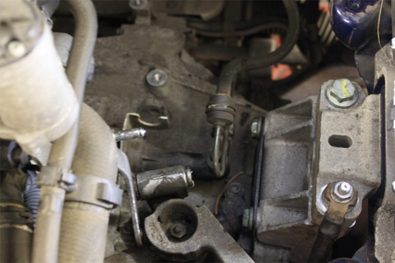 How to Fit a Clutch on a Skoda Octavia Professional Motor Mechanic