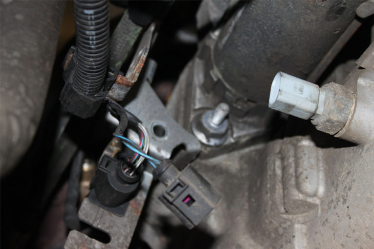 How to Fit a Clutch on a VW Golf Professional Motor Mechanic