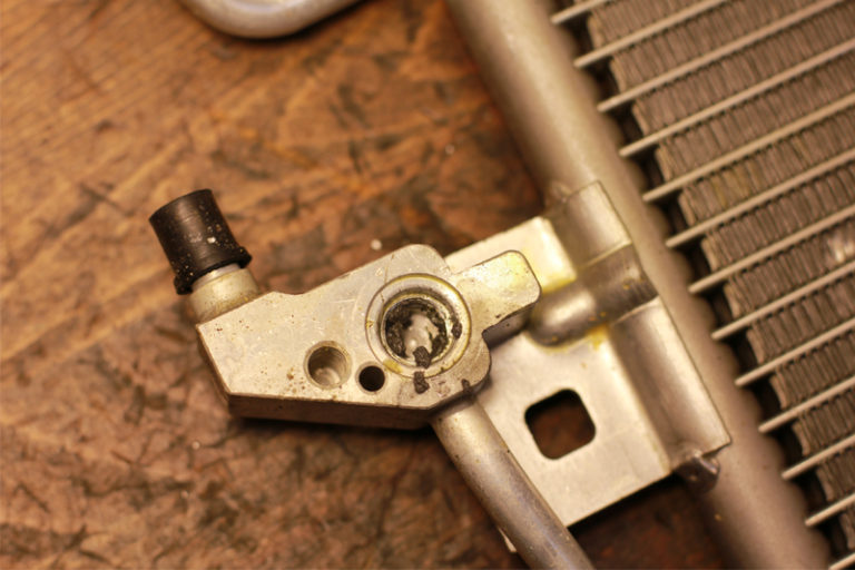 Is The Condenser Clogged? Professional Motor Mechanic