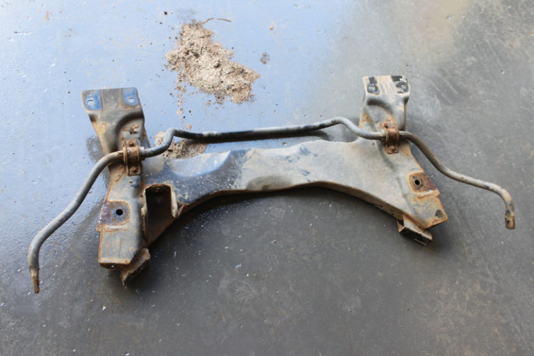 How to fit a clutch on a Land Rover Freelander Professional Motor