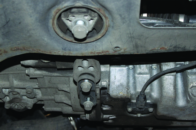 How to fit a Clutch in a Volkswagen Caddy Professional Motor Mechanic