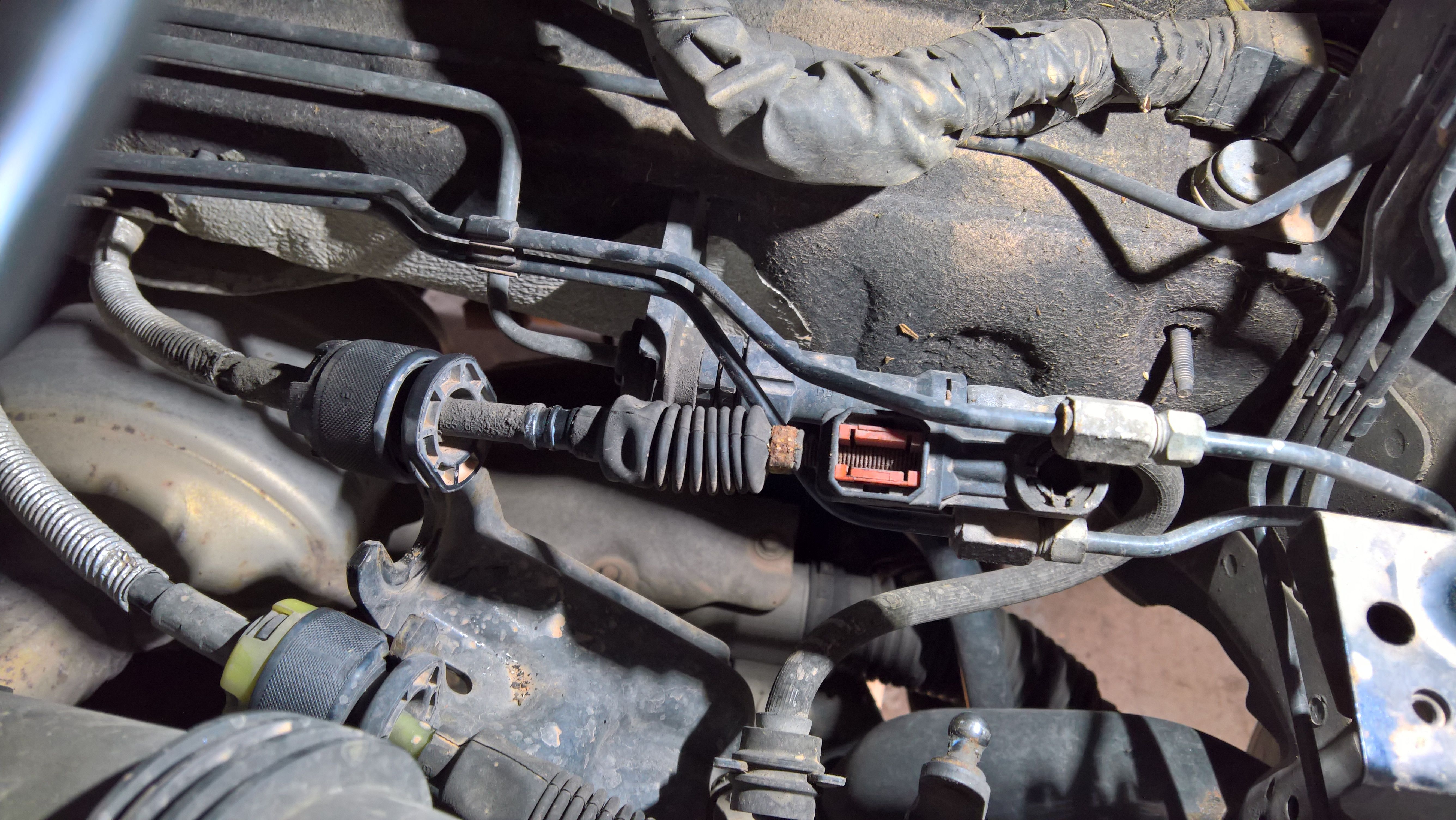 fordfocusclutchclinicfig4 Professional Motor Mechanic