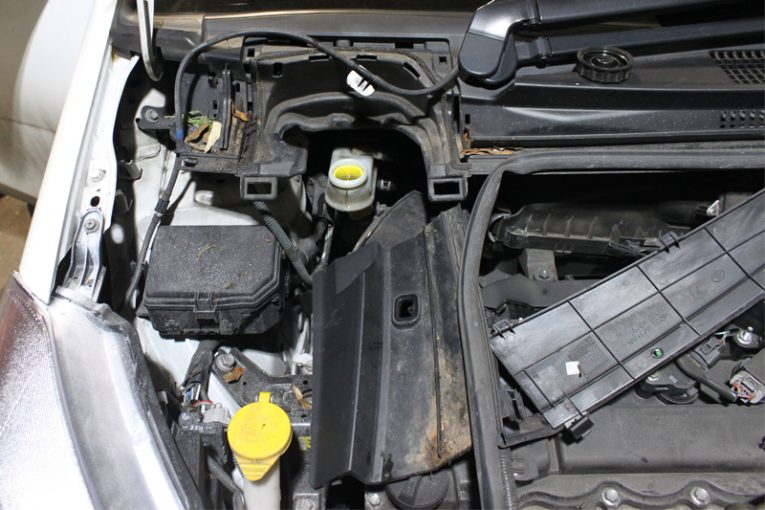 How to Fit a Clutch on a 2014 Toyota Yaris Professional Motor Mechanic