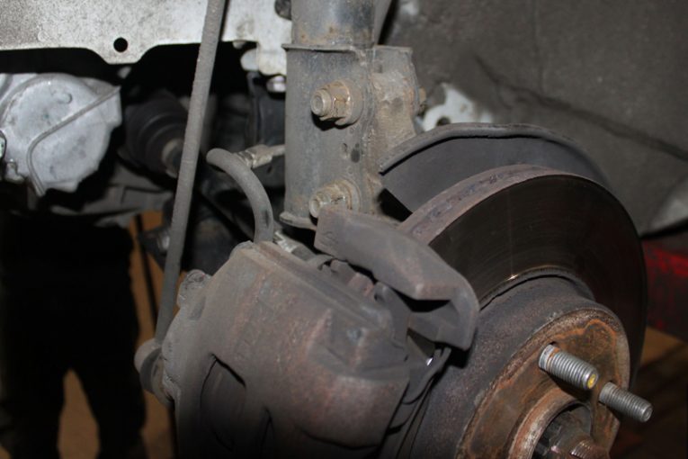 How to Fit a Clutch on a 2014 Toyota Yaris Professional Motor Mechanic