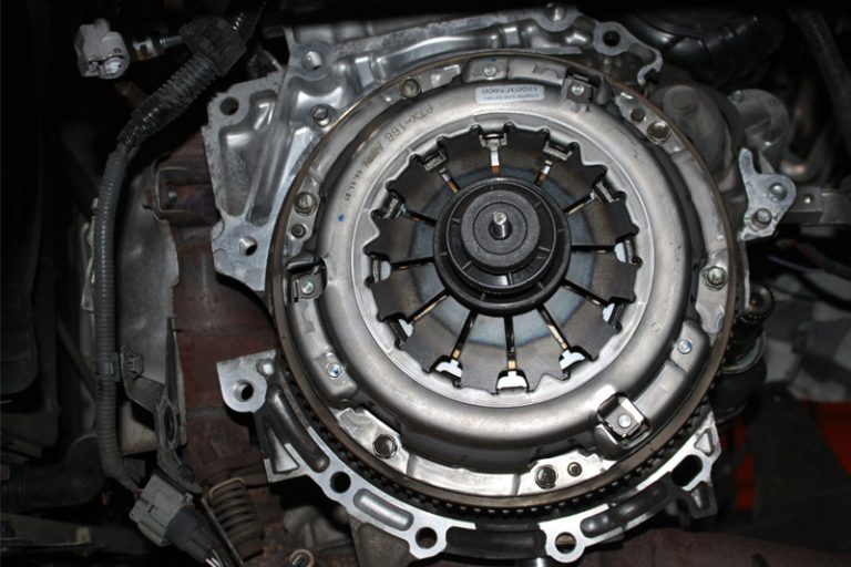 How to Fit a Clutch on a 2014 Toyota Yaris Professional Motor Mechanic