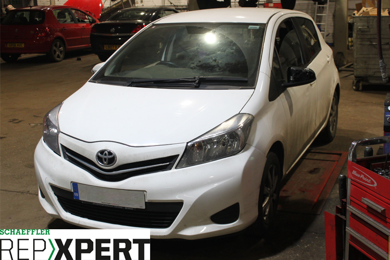 How to Fit a Clutch on a 2014 Toyota Yaris
