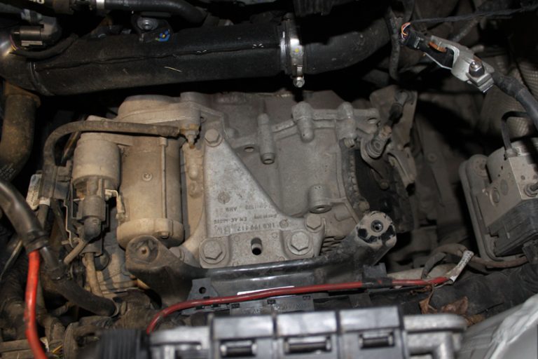 How to Fit a Clutch on an Audi A3 Professional Motor Mechanic