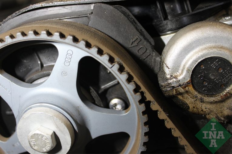 Timing Belt Fitment on an Audi A4 Professional Motor Mechanic