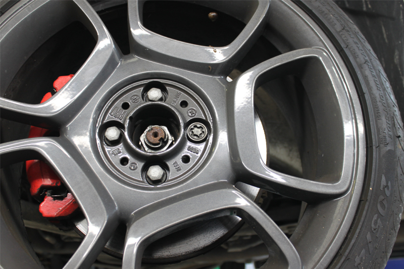 fiat 500 wheel locking nut