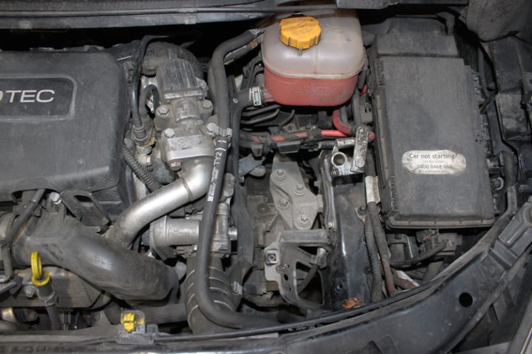 How to Fit a Clutch on a Vauxhall Zafira Professional Motor Mechanic
