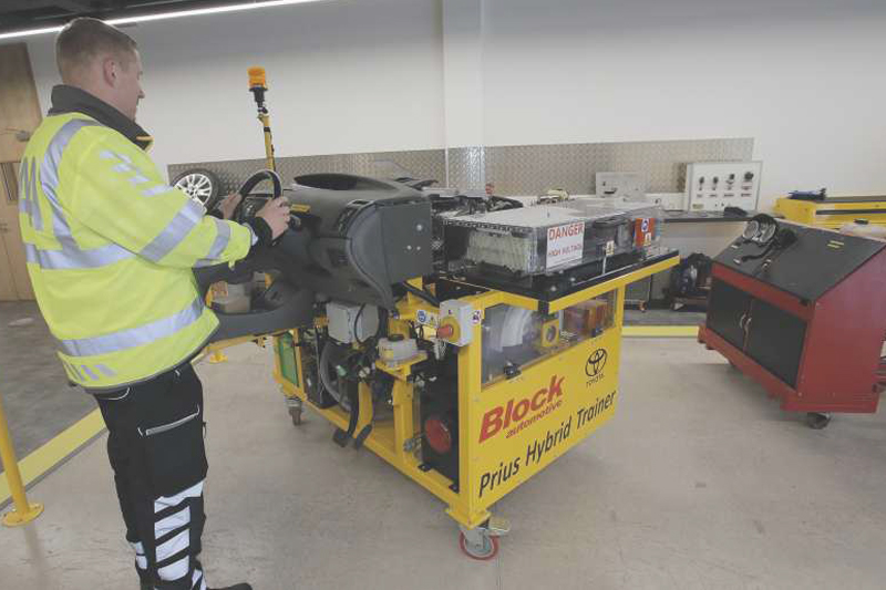 AA Launches Hybrid Breakdown Training Facility