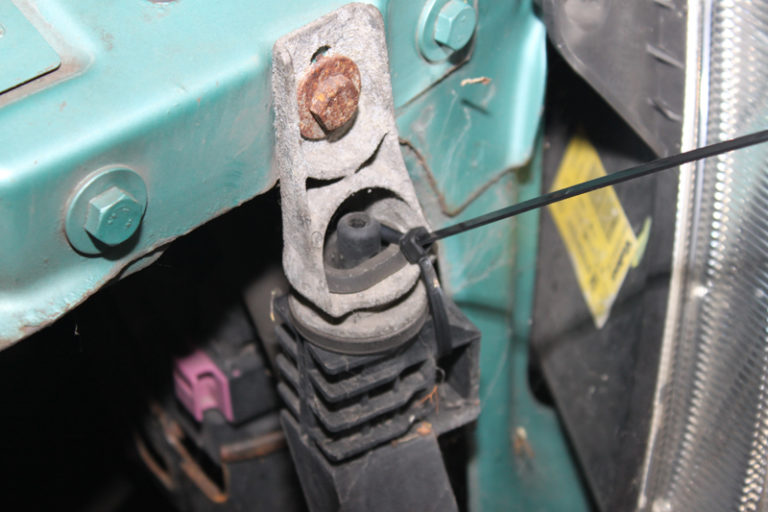 How to Replace the Clutch on a Vauxhall Meriva Professional Motor