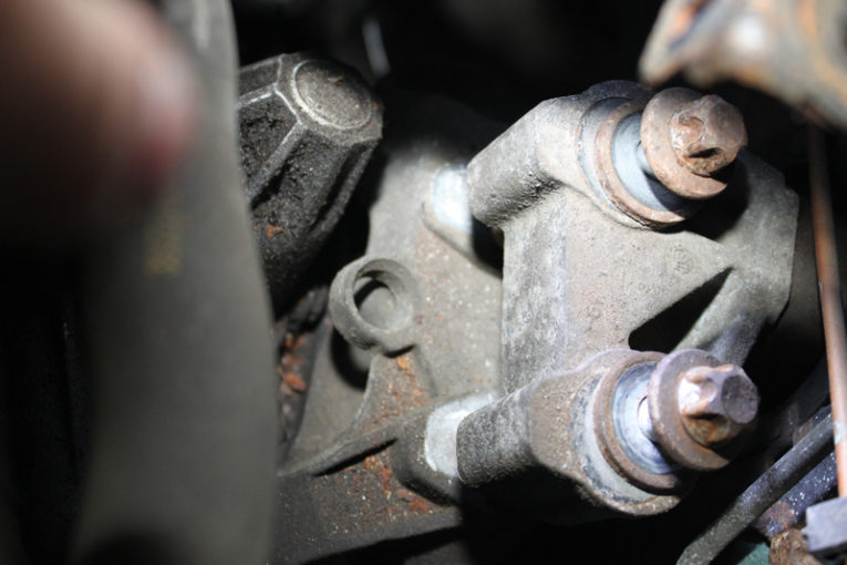 How to Replace the Clutch on a Vauxhall Meriva Professional Motor