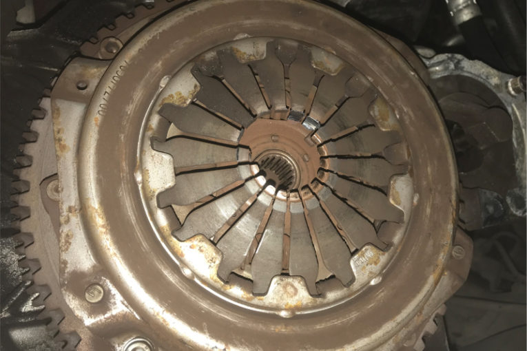 How to Replace the Clutch on a Peugeot 206 Professional Motor Mechanic