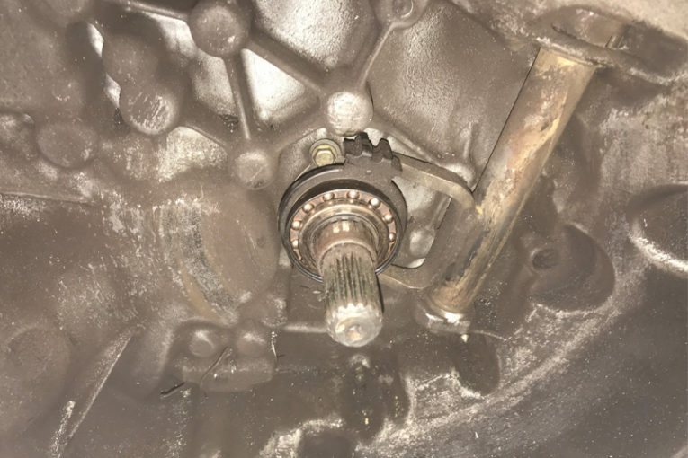 How to Replace the Clutch on a Peugeot 206 Professional Motor Mechanic