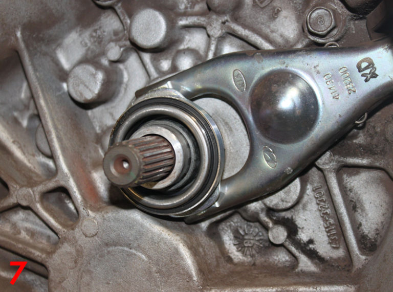 How to replace a clutch on a Kia Ceed 1.4 CRDi Professional Motor