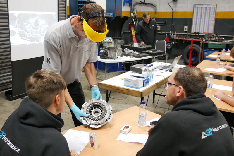 Schaeffler REPXPERTs return to provide training