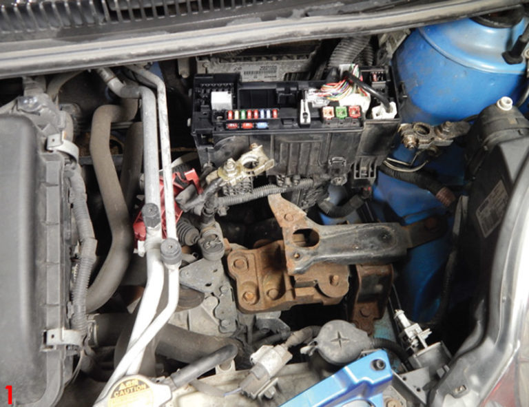 How to replace a clutch on a 2009 Peugeot 107 Professional Motor Mechanic
