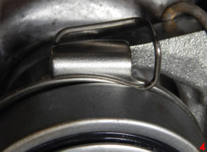 How to replace a clutch on a 2009 Peugeot 107 - Professional Motor Mechanic