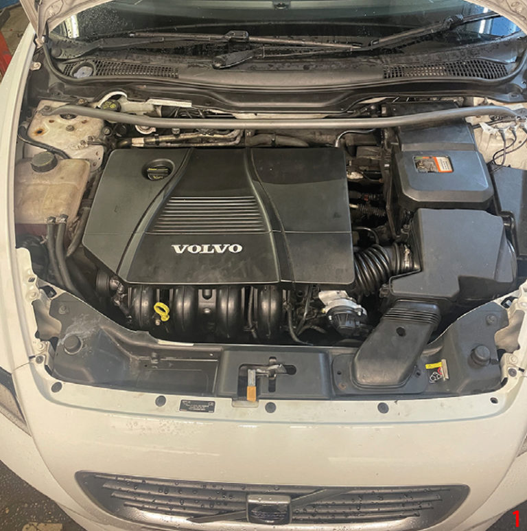 How to replace the clutch on a Volvo S40 - Professional Motor Mechanic