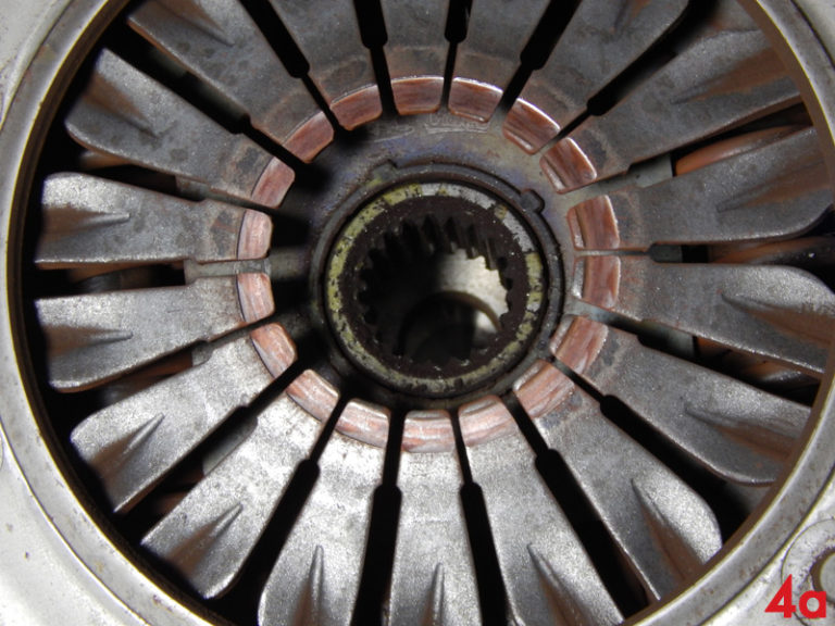 How to replace the clutch on a Hyundai ix35 Professional Motor Mechanic