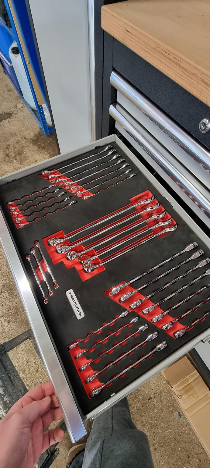 Soluciones de almacenamiento Kraftwerk Mobilio: mecánico profesional de