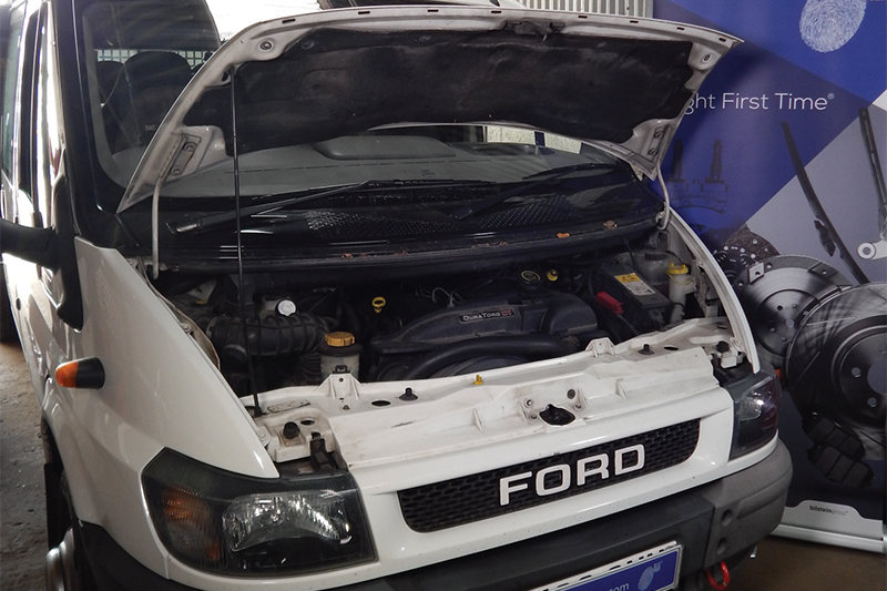 How to replace a clutch on a Ford Transit