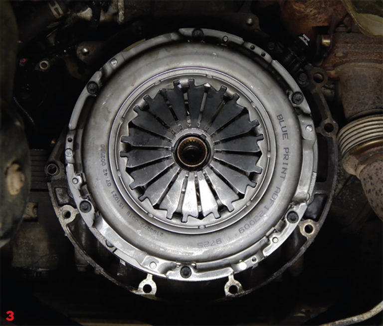 How to replace a clutch on a Ford Transit Professional Motor Mechanic