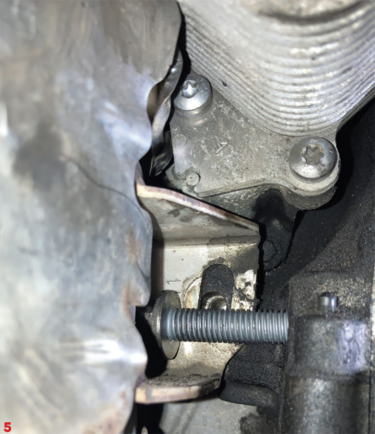 How to replace clutch on a Citroën Berlingo Professional Motor Mechanic