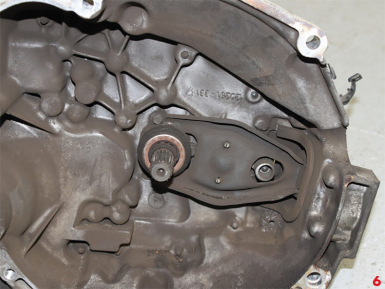 How to replace clutch on a Citroën Berlingo Professional Motor Mechanic