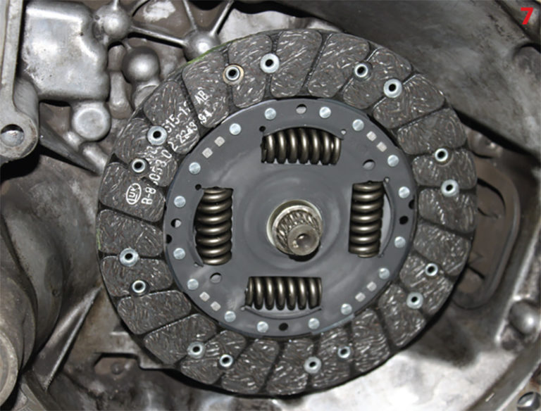 How to replace clutch on a Citroën Berlingo Professional Motor Mechanic