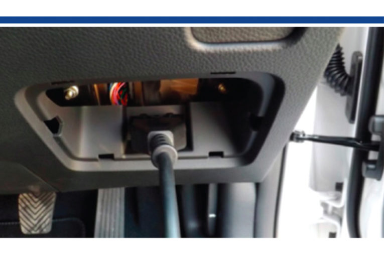 How to change rear brake pads on a Hyundai i40 Professional Motor