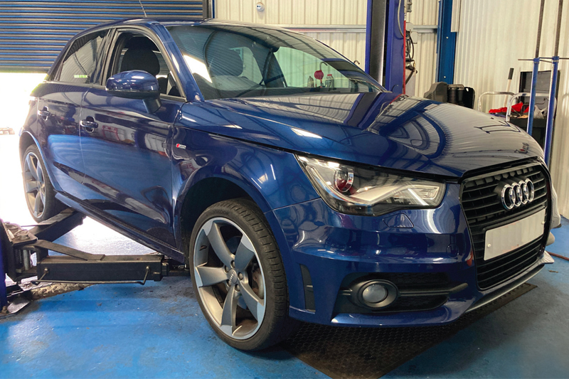 How to replace a clutch on a Audi A1