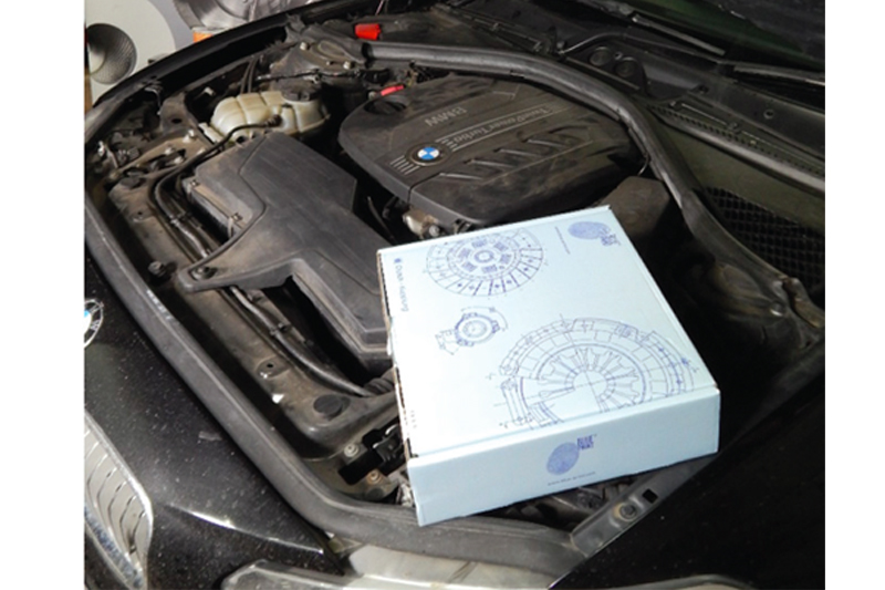 How to replace the clutch on a BMW 1-Series