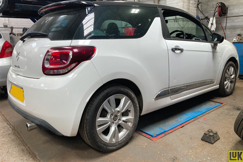 How to replace the clutch on a 2014 Citroën DS3