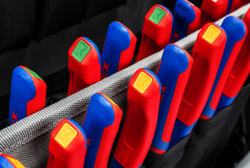 KNIPEX adds three-component Comfort Handles