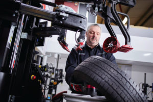 Common problems associated with tyre changing