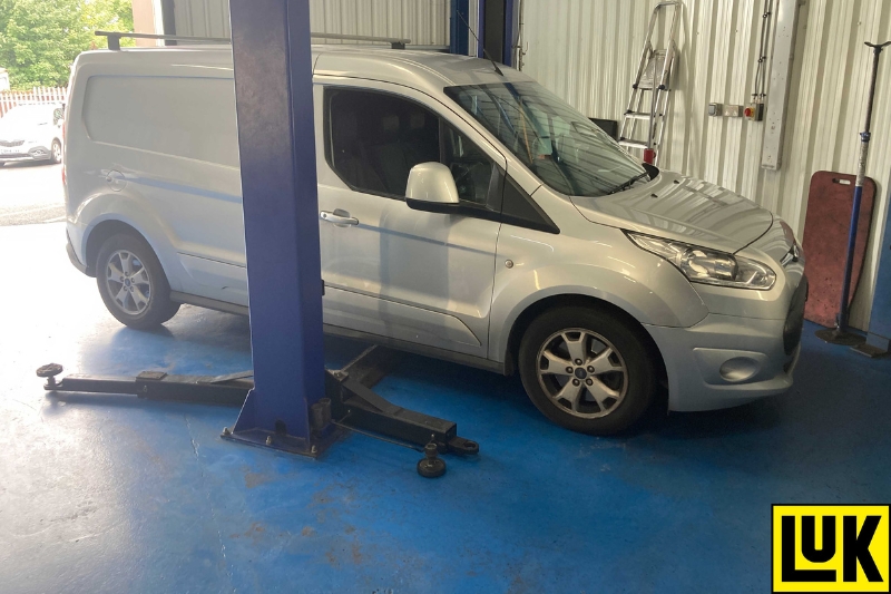 How to replace the clutch on a Ford Transit