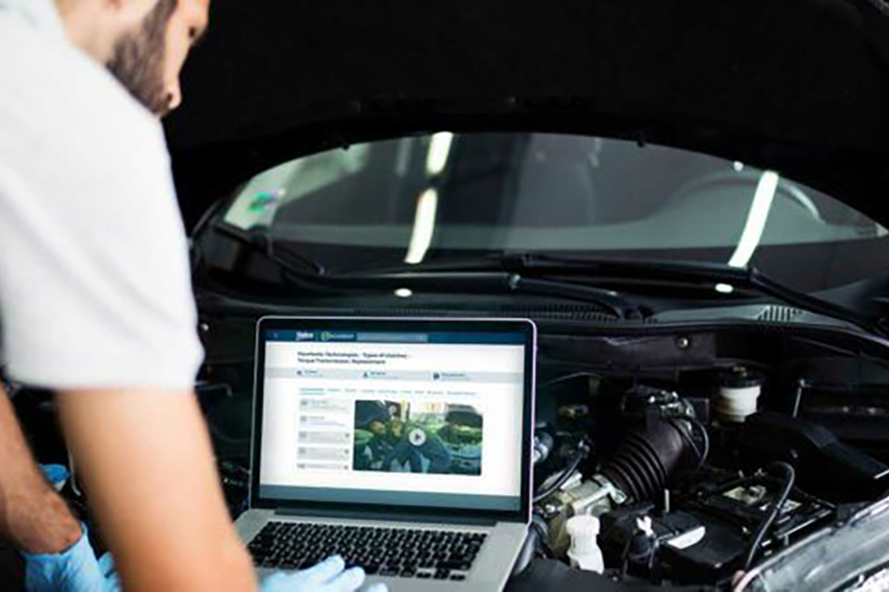 Valeo replaces paper instructions with QR codes