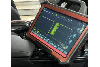 BMW F30: Entertainment panel fix