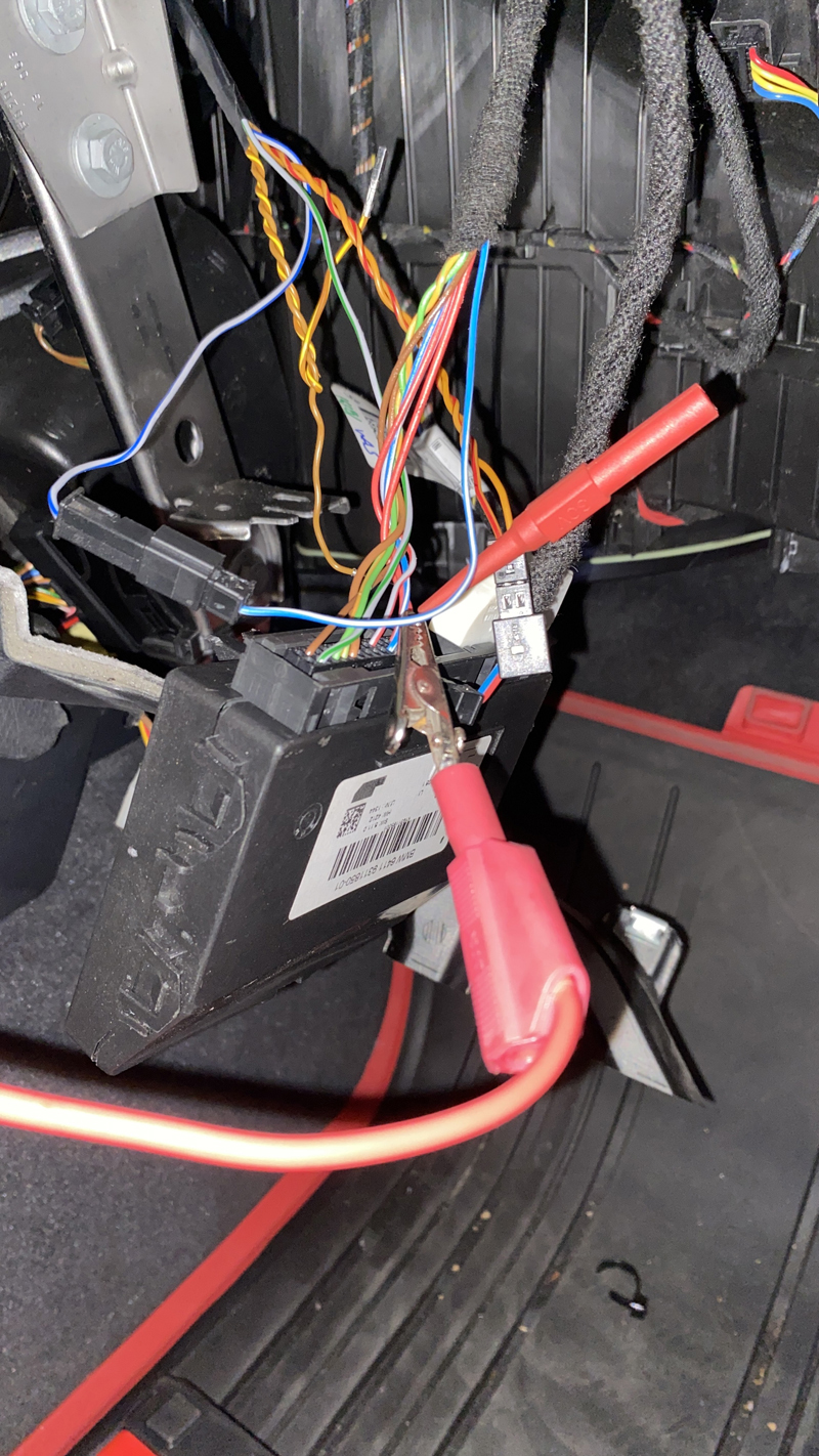 BMW F30: Entertainment panel fix