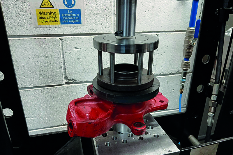 Wheel bearing kit for workshops